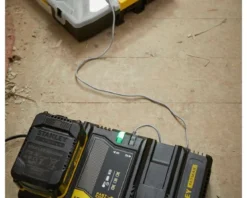 Stanley SFMCB24 Chargeur De Batterie Double Fatmax V20 18 Volts -Lot de batterie Soldes sfmcb24 chargeur de batterie double fatmax v20 18 volts 2